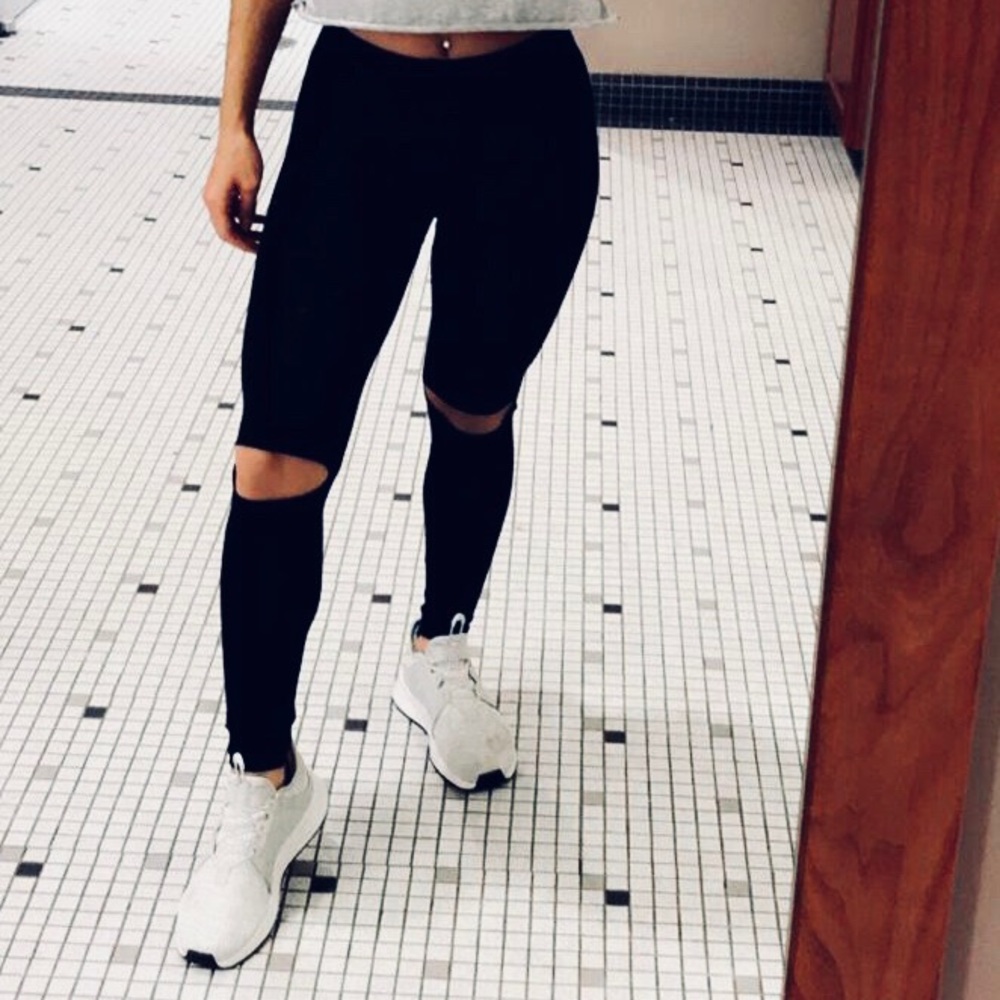 Fashion nova knee slit leggings S - Picture 3 of 3
